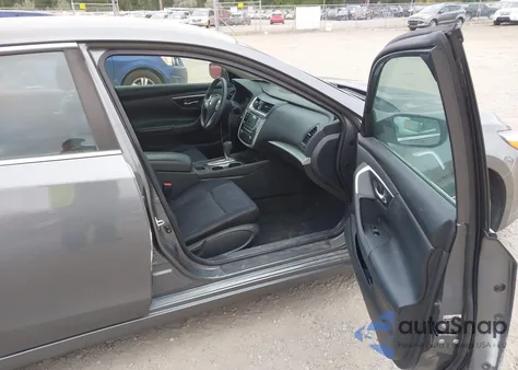 2017 Nissan Altima 2.5/2.5 S/2.5 Sl/2.5 Sr/2.5 Sv из США, поврежденный, VIN 1N4AL3AP5HN350317